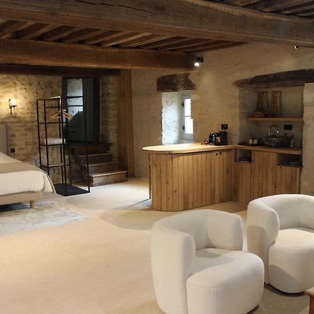 Chateauneuf Suites ภายนอก รูปภาพ