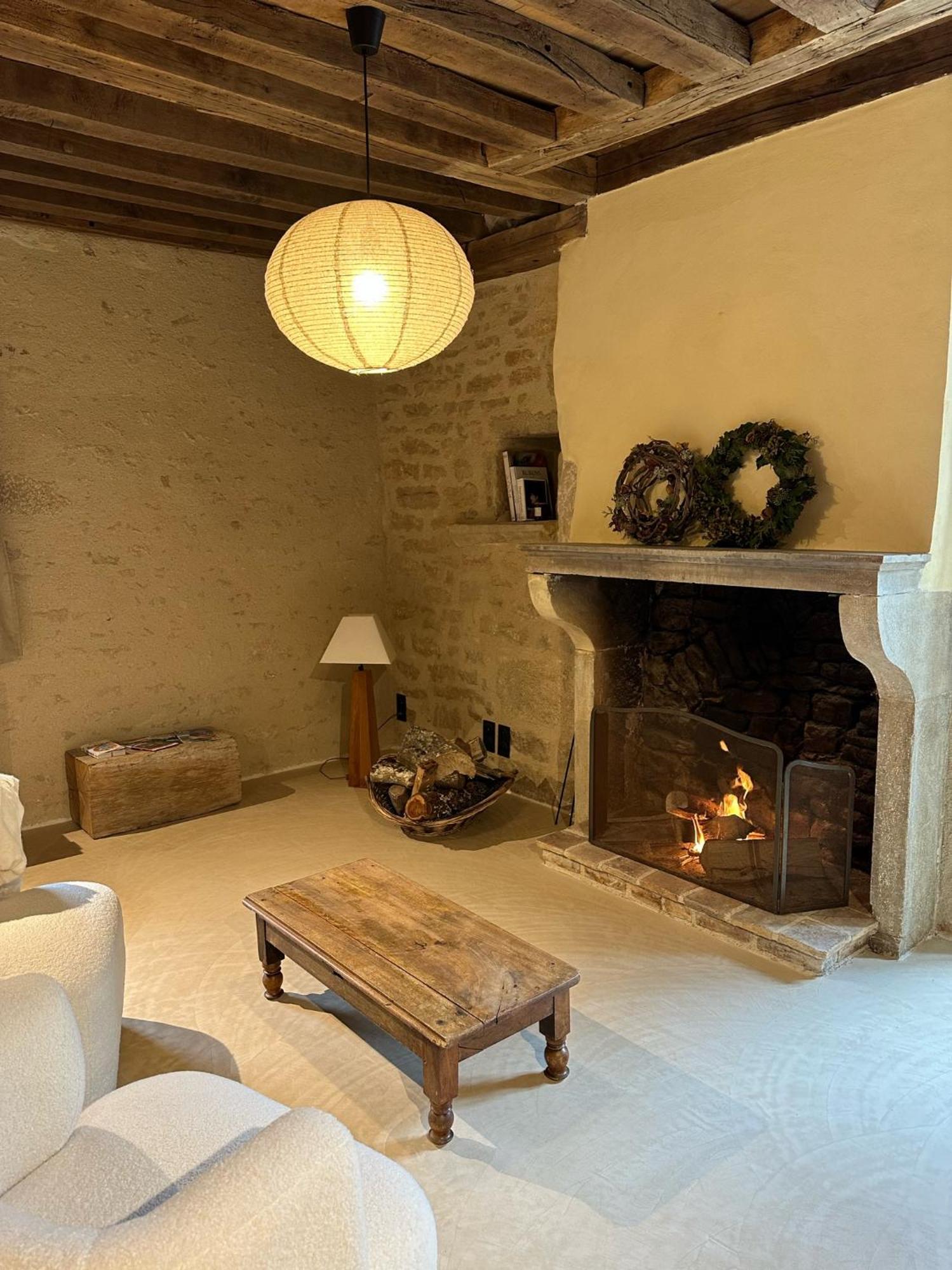 Chateauneuf Suites ภายนอก รูปภาพ
