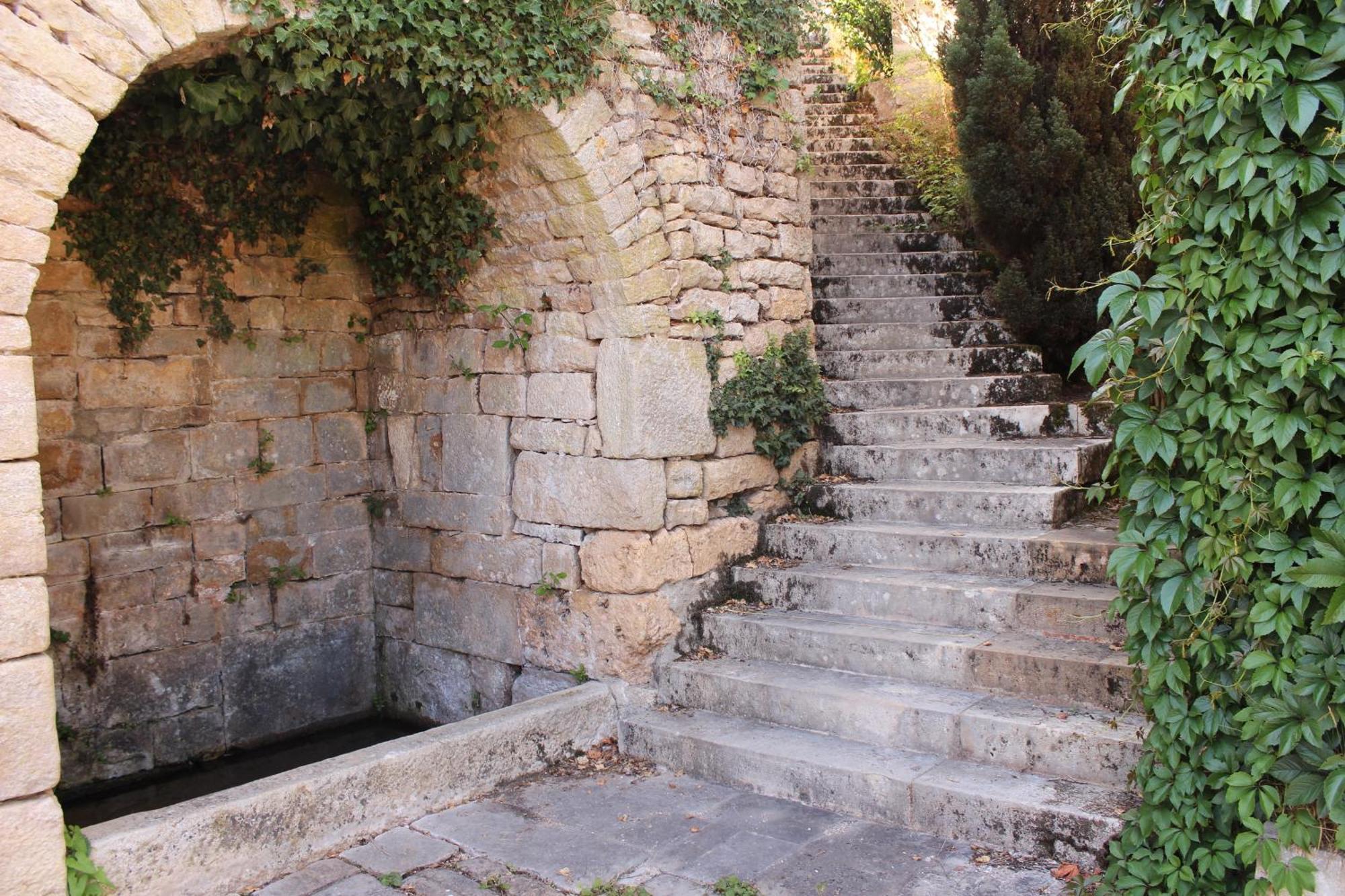 Chateauneuf Suites ภายนอก รูปภาพ
