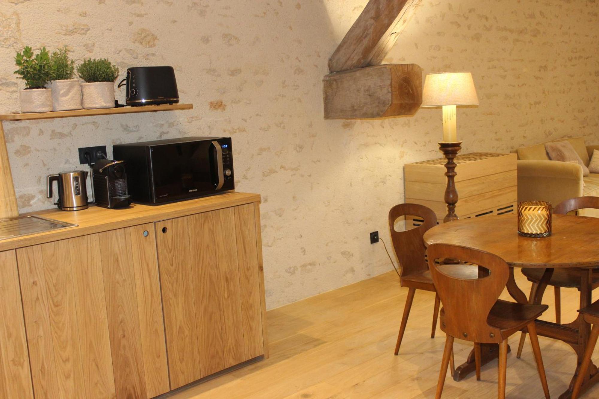 Chateauneuf Suites ภายนอก รูปภาพ