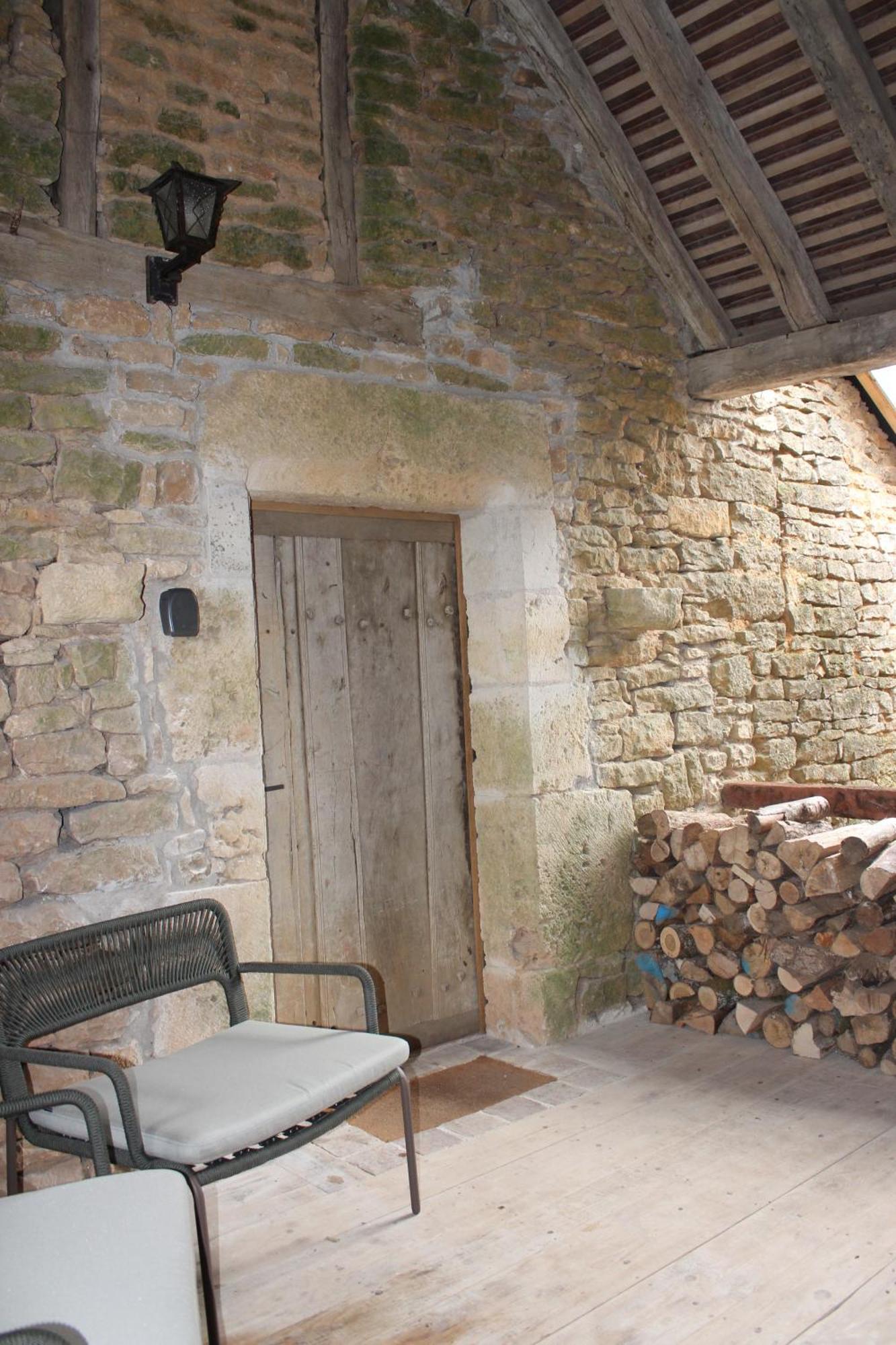 Chateauneuf Suites ภายนอก รูปภาพ