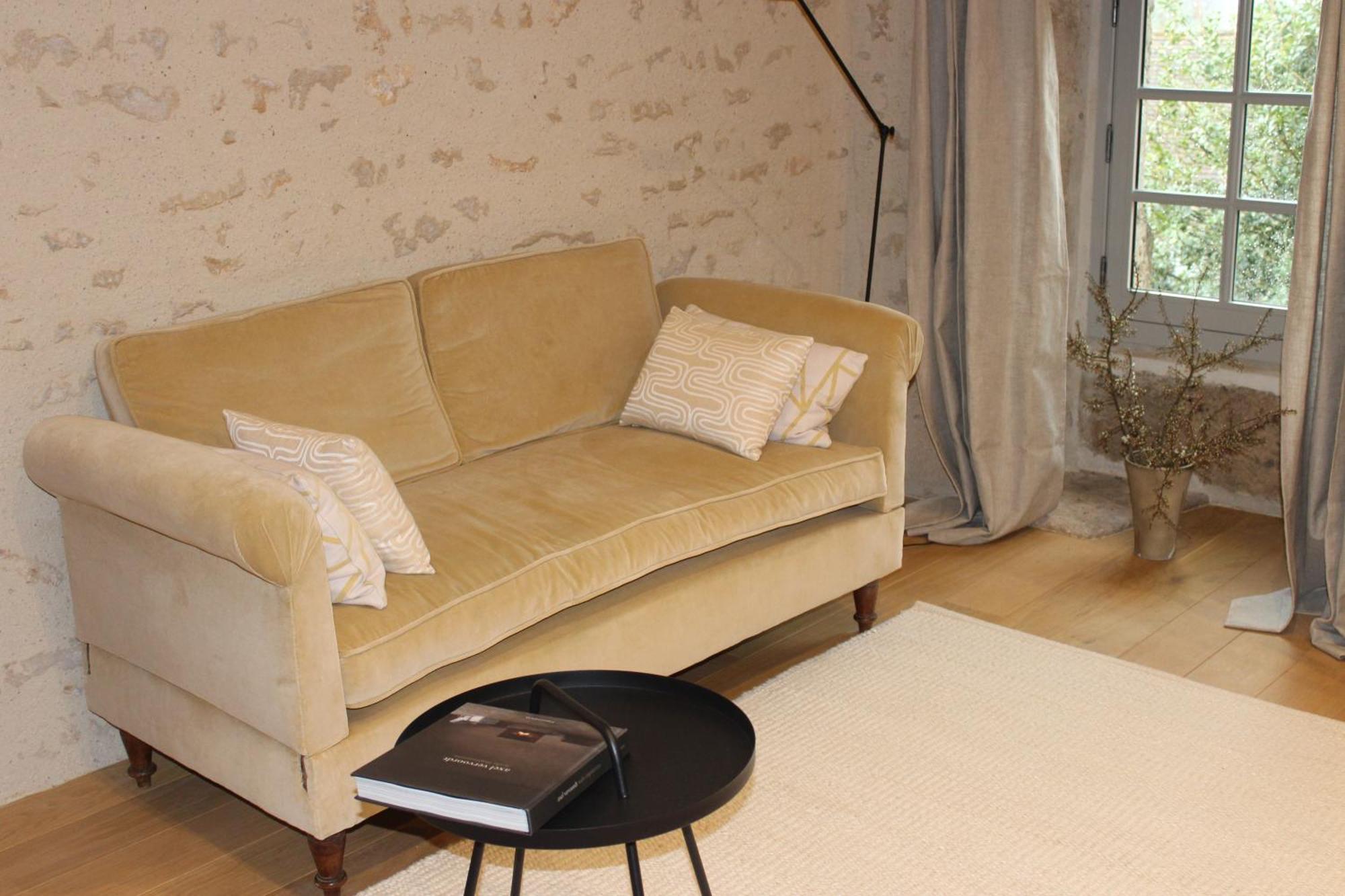 Chateauneuf Suites ภายนอก รูปภาพ