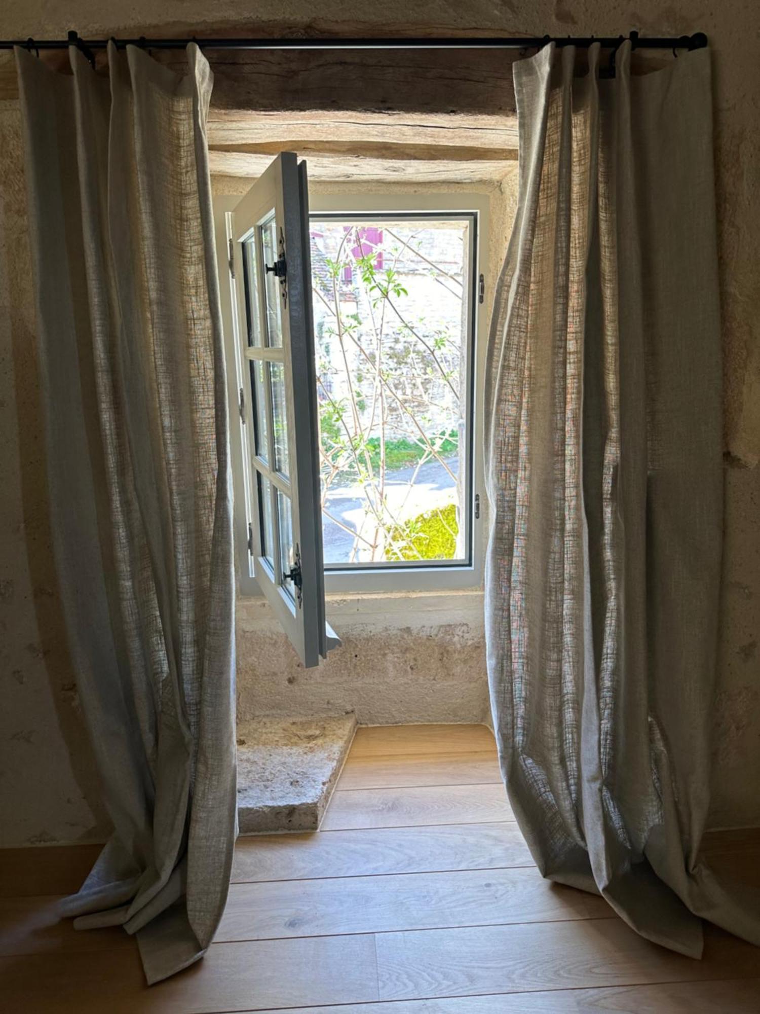 Chateauneuf Suites ภายนอก รูปภาพ