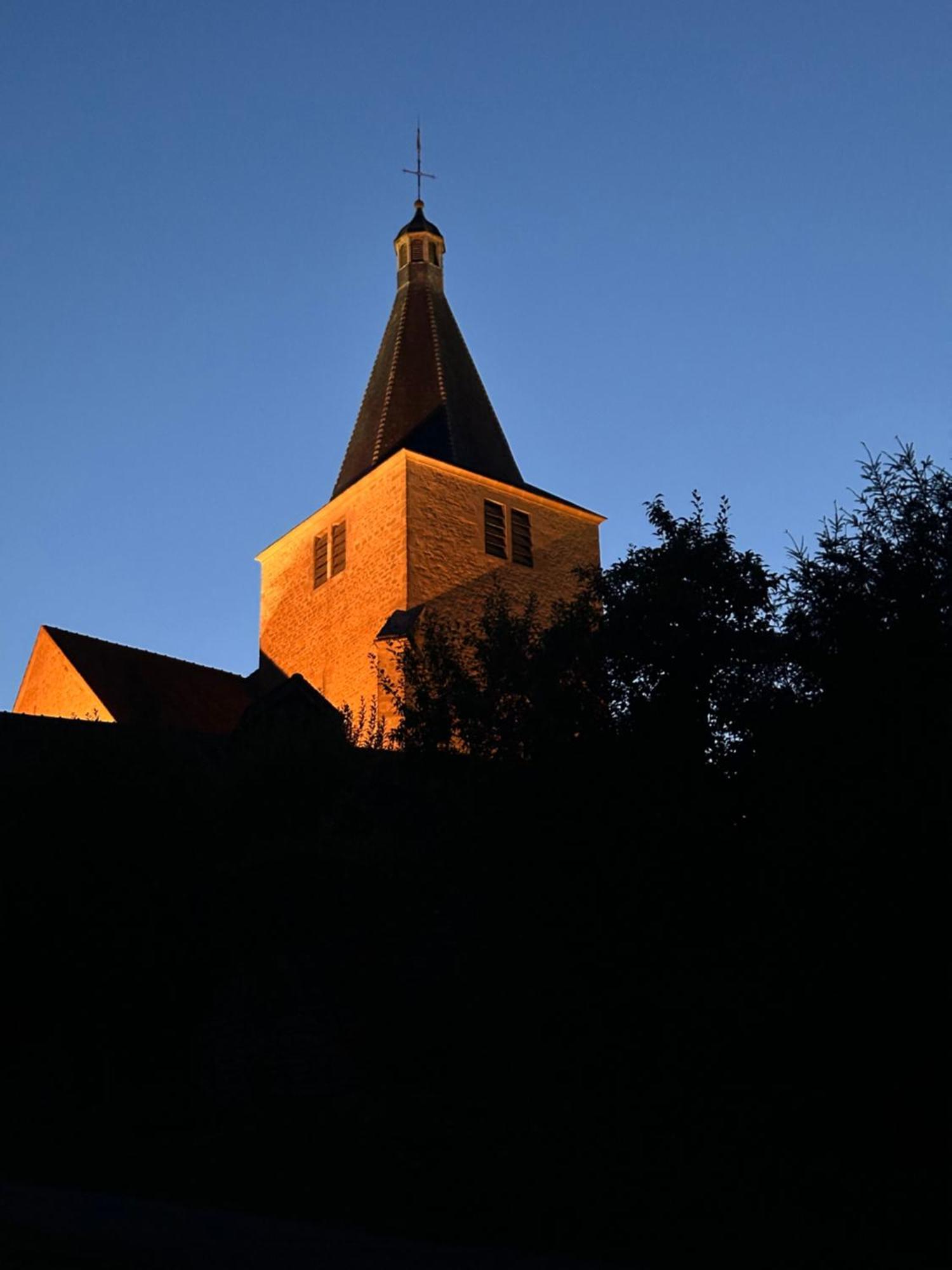 Chateauneuf Suites ภายนอก รูปภาพ