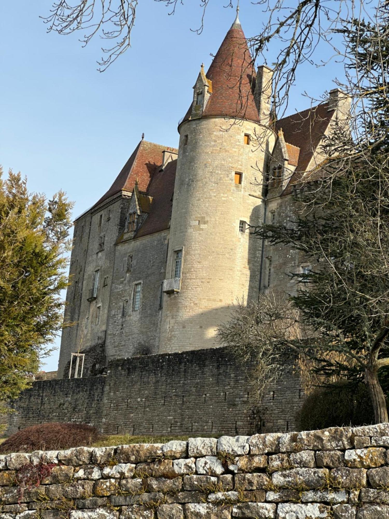 Chateauneuf Suites ภายนอก รูปภาพ